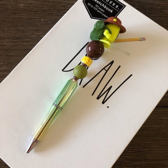 Disney Doorables: Monster INC: Mike handmade beaded pen - Picture 3 of 3